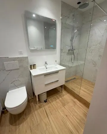 Apartment Tres Grand Neuf 50 M Du Port Lovely Charrons 2 *